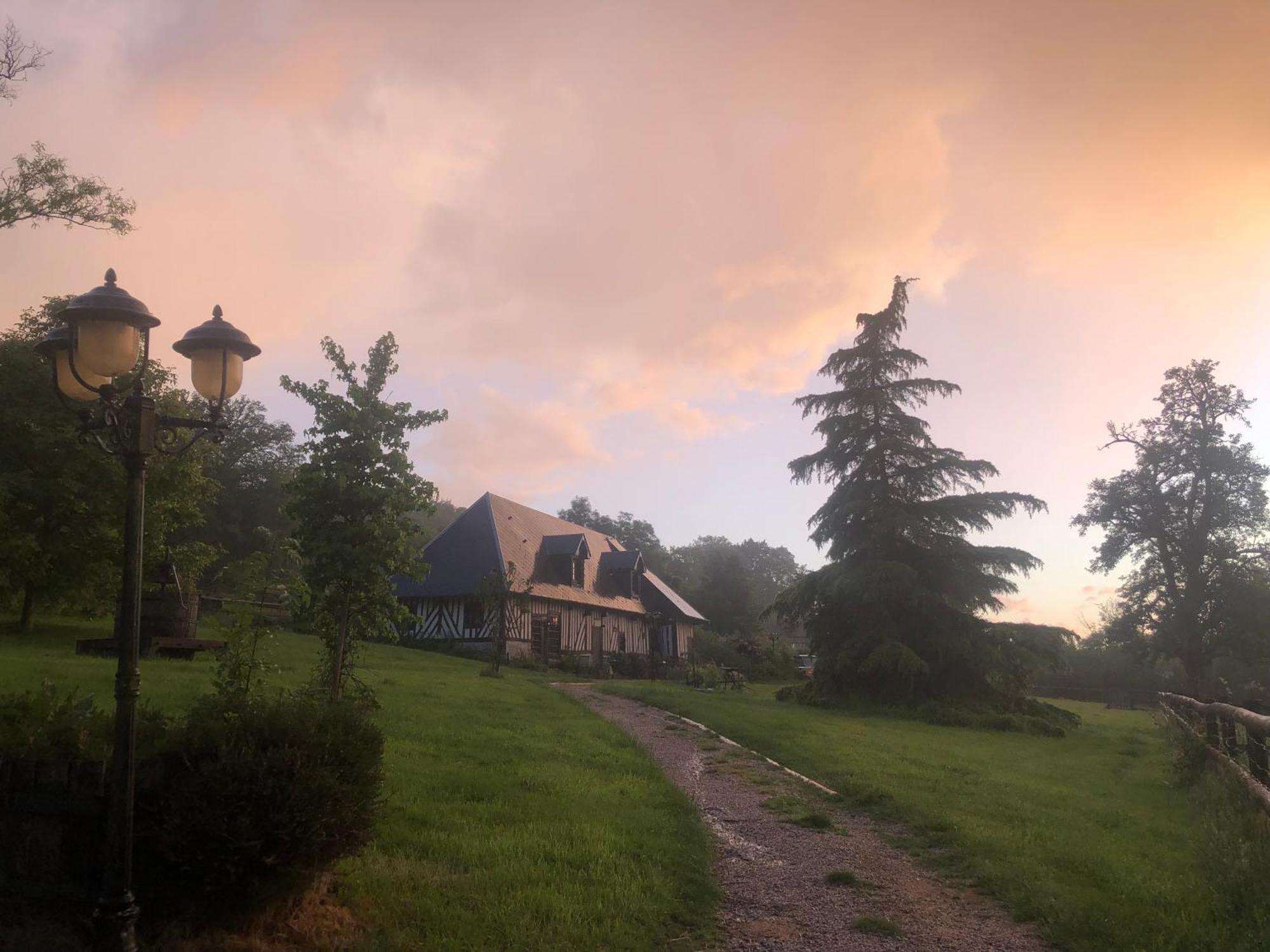 Bed and Breakfast Le Champ Des Possibles Manerbe Exteriér fotografie
